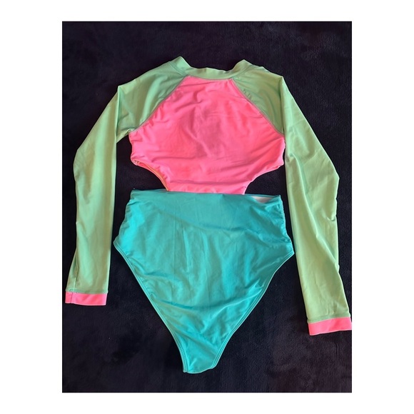 Women  One Piece Swimsuits Rash Guard
UV Protected  Cut Out Bathing Suits Summer - Picture 5 of 12